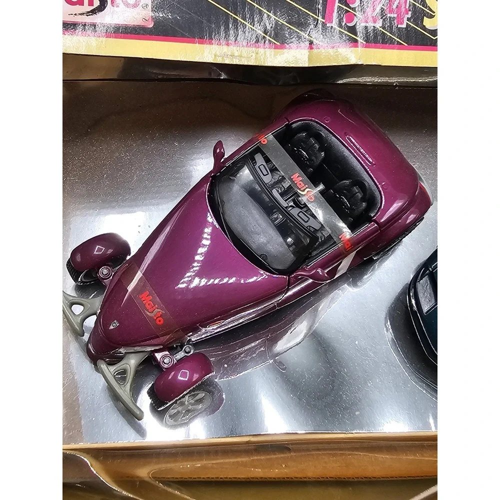 Maisto 1997 Purple Plymouth Prowler & Chevy Camaro Twin Pack 1/24 Series  In Box